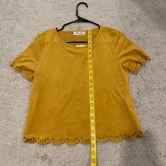 Jasmine brand Faux suede crop top size Medium - Picture 6 of 9